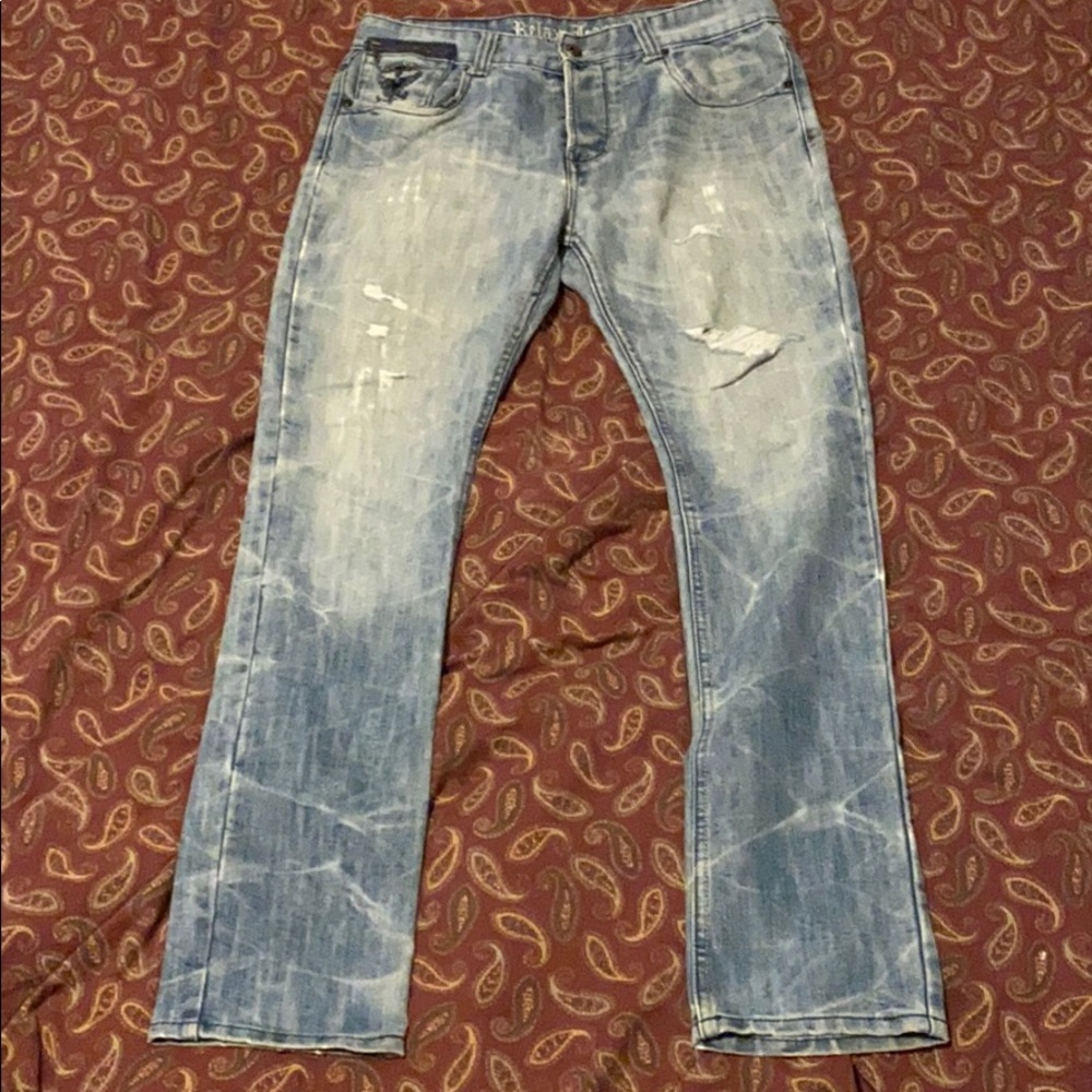 Light blue stressed jeans.